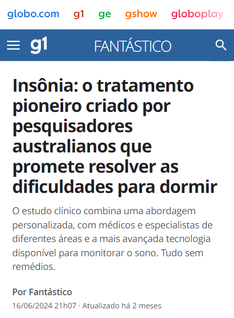 Mulher dormindo feliz